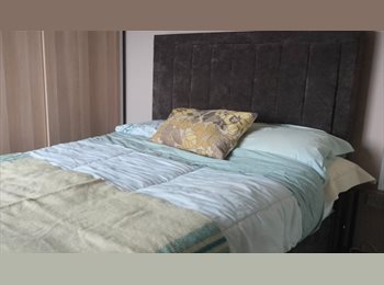 Roomgo IE - Room in House with owner occupier in quiet neighborhood, Ireland - €625 pcm