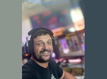 Roomgo IE - Salomon - 34 - Ireland