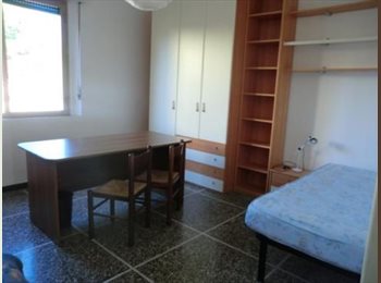 Roomgo IT - Stanze sullo Stretto, Reggio Calabria - 200 € al mese