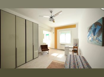 Roomgo IT - Stanze arredate con bagno privato – Fuorigrotta, Napoli - 550 € al mese