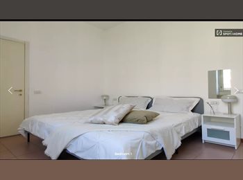 Roomgo IT - 1 bed in the double bedroom available for rent till june 30, Navigli - Ticinese - Pta Genova - Lorenteggio - 350 € al mese