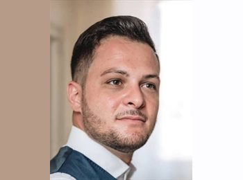 Roomgo IT - Michele - 35 - Genova