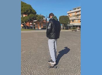 Roomgo IT - Kevin Radl - 23 - Bologna