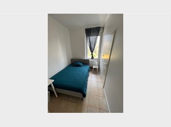 Appartager LU - ACIE78-06 / ROOM WITH PRIVATE BATH CLOSE TO CLOCHE D'OR AVAILABLE IMMEDIATELY / NO AGENCY FEE, Luxembourg - 1.250 € / Mois
