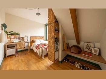 Appartager LU - Chambre meublée avec SDB dans une colocation chaleureuse avec jardin, terrasse et salle de, Luxembourg - 1.299 € / Mois