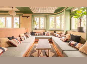 Appartager LU - Chambre meublée avec SDB dans une magnifique maison en colocation avec rooftop et salle de sport, Luxembourg - 1.320 € / Mois