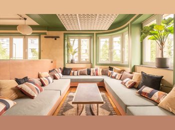 Appartager LU - Chambre meublée avec SDB dans une magnifique maison en colocation avec rooftop et salle de sport, Luxembourg - 1.320 € / Mois