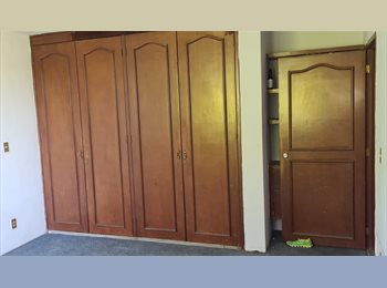 Roomgo MX - Habitacion, servicios incluidos, zona Chapultepec, Americana, Guadalajara - MX$4,500 por mes