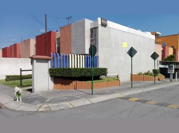 Roomgo MX - Recamara Minimalista Rústica - Cerca Estación Metepec_Insurgente - Individual para Profesionistas, Metepec - MX$1,900 por mes