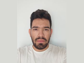 Roomgo MX - Santiago Aguilar  - 25 - Guadalajara