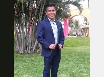 Roomgo MX - Rigoberto - 32 - Querétaro