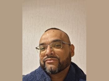 Roomgo MX - Juan  - 43 - Querétaro