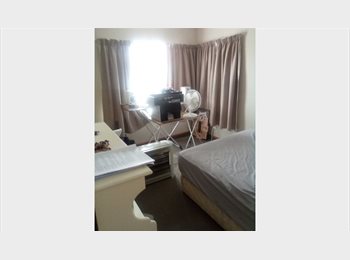 Roomgo NZ - Flatmate wanted in Marewa Napier, Napier - $230 pw