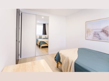 Roomgo NZ - Furnished Room - Professional Flatshare, Auckland - $295 pw