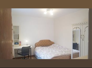 Roomgo UK - 29 Dorrington:Clean Rooms With Beautiful Garden, Fawdon  - £547 pcm