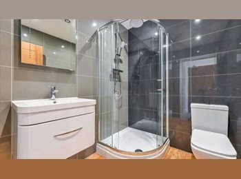 Roomgo UK - Brand newly refurbished studio apartment, Camden Town - £1,000 pcm