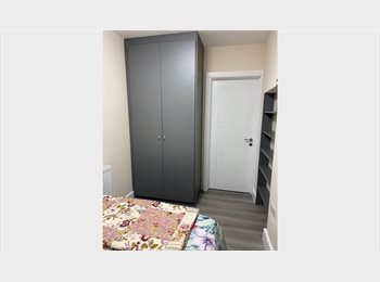 Roomgo UK - Double room - Near Tesco high street, Feltham - £800 pcm