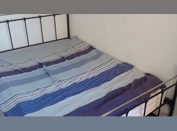 Roomgo UK - Small double room on Greenford Broadway, Northolt - £600 pcm