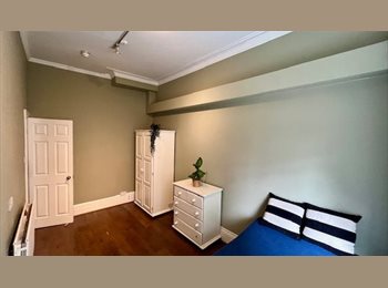 Roomgo UK - One bedroom flat / Princes Square, Bayswater - £1,650 pcm