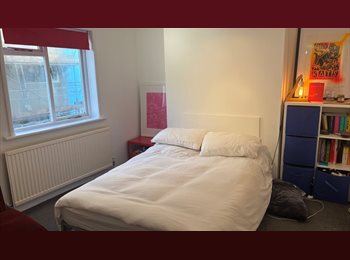 Roomgo UK - Double room available for 6 month let, The Lanes - £700 pcm