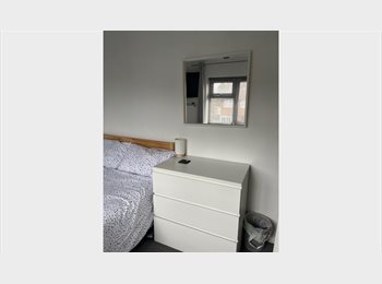 Roomgo UK - Small double room furnished, Leighton Buzzard - £500 pcm