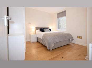 Roomgo UK - Double Room in Close to Station – All Bills Included!, Raynes Park - £925 pcm