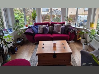 Roomgo UK - Double ensuite room in large detached home, Bonnyrigg - £700 pcm