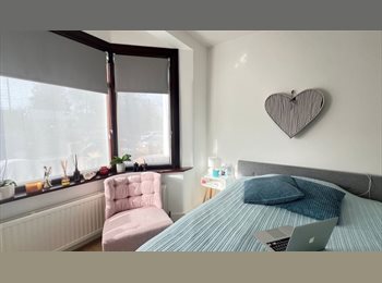 Roomgo UK - Extra quiet and clean house in Leyton for couples or a single person, Leytonstone - £900 pcm