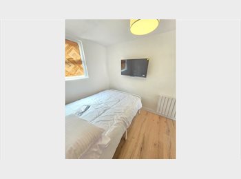 Roomgo UK - Studio flat to let - ALL BILLS INCLUDED, Chorlton-cum-Hardy - £1,500 pcm