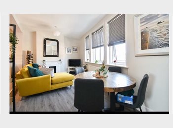 Roomgo UK - double room opposite bexhill train station, Bexhill-on-Sea - £825 pcm