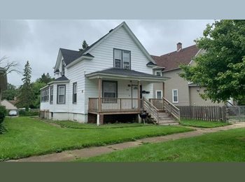 Roomgo UK - Move-in ready room-Modern flat with Great vibes., Stalybridge - £500 pcm