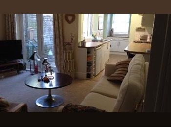 Roomgo UK - Light, bright double room in a shared house., Darley - £410 pcm