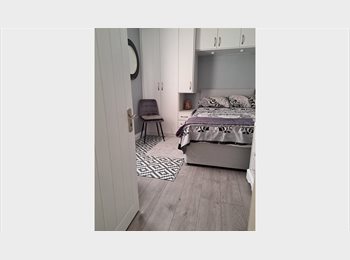 Roomgo UK - Double furnished bedroom, Tooting - £850 pcm
