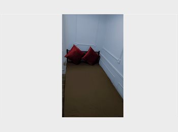 Roomgo UK - Rooms in shared house, Waddon - £950 pcm