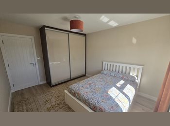 Roomgo UK - Large Double Room in Peaceful Home – Rickmansworth, Rickmansworth - £850 pcm