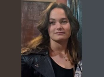 Roomgo UK - Annie - 19 - Plasnewydd