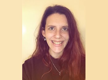 Roomgo UK - Amy - 34 - Halifax