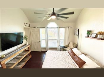 Roomgo US - House of Stok3s, Stone Oak - $999 pm