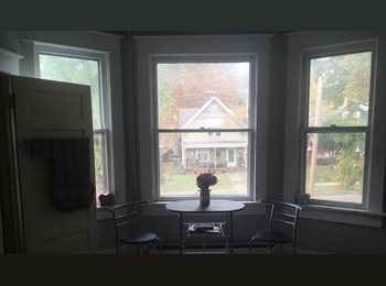 Roomgo US - Quite Private Room for Working Professional, United States - $600 pm