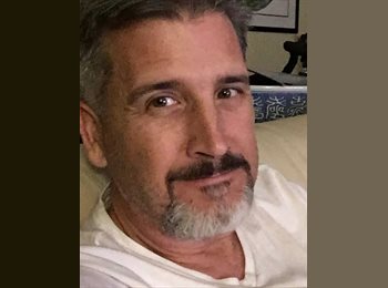 Roomgo US - Jonathan  - 61 - Travelers Rest