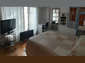 Roomgo AR - RECOLETA-Habitación privada cama queen c/baño compartido.EUR 450+Luz+Gas÷ entre 5 moradores, Buenos Aires - AR$ 765.000 pm