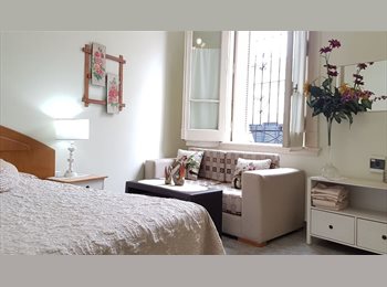 Roomgo AR - AMPLIAS HABITACIONES MUY LUMINOSAS EN CASA CON JARDIN, TERRAZA Y PARRILLA LAVARROPAS TENDER PARA SEC, Buenos Aires - AR$ 450.000 pm