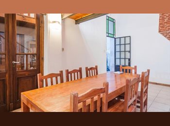 Roomgo AR - Facultad de medicina / Universidad de Palermo :  Habitacion Privada en Casa Restaurada, Buenos Aires - AR$ 390.000 pm