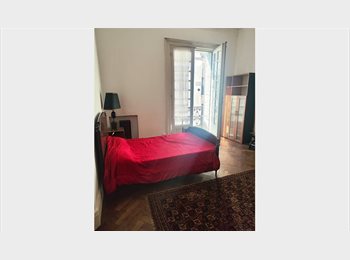 Roomgo AR - Habitación amplia con balcón en edificio histórico frente a Galerías Pacífico., Buenos Aires - AR$ 550.000 pm
