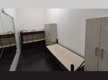 Roomgo AR - Habitación compartida (Triple Masculina), Buenos Aires - AR$ 300.000 pm