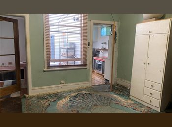 Roomgo AU - 1 bedroom unit close to Footscray Station, Tottenham - $300 pw