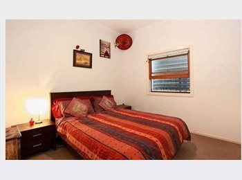 Roomgo AU - Quiet Street in Windsor, Newstead - $350 pw