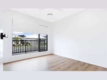 Roomgo AU - Relaxed Home | Short-Term Room | Clean & Quiet Environment, Burpengary - $350 pw