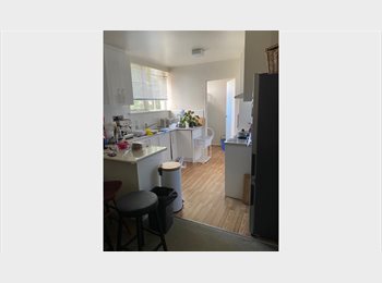 Roomgo AU - Large bedroom available, Kew - $320 pw