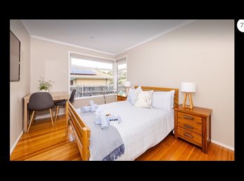 Roomgo AU - Furnished room and exclusive bathroom for rent, Sunbury - $300 pw